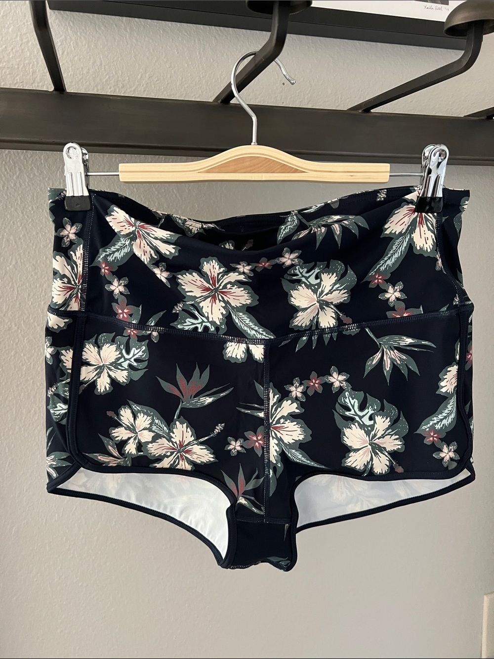 Vuori Black Floral High-Waist Athletic Shorts